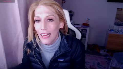 Snapshot of robin_d_teach chatting on 11-15-25, 12:52 robin_d_teach online show from 11-15-25, 12:52