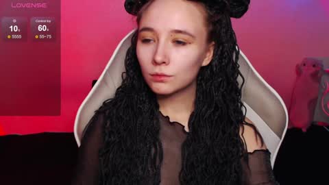 Snapshot of robin_yours chatting on 01-31-25, 02:15 Robin your online show from 01-31-25, 02:15