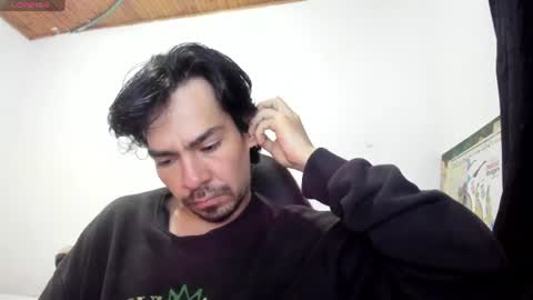 Snapshot of robindominique chatting on 07-07-26, 12:02 Robin online show from 07-07-26, 12:02