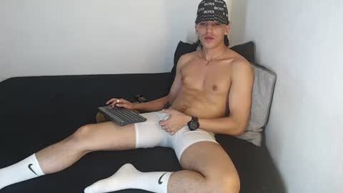 Snapshot of robisson_zack chatting on 06-23-26, 05:16 Robisson Zack online show from 06-23-26, 05:16