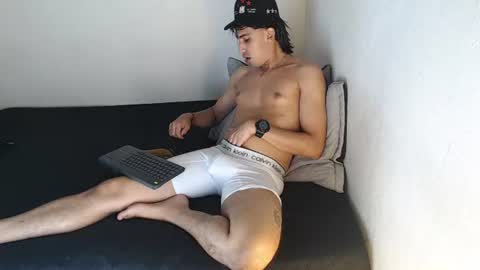 Snapshot of robisson_zack chatting on 07-25-26, 01:52 Robisson Zack online show from 07-25-26, 01:52
