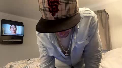 Rob witha 8 online show from 10-10-25, 01:26