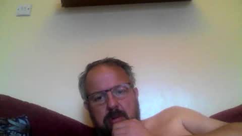 Snapshot of robx32 chatting on 10-16-25, 02:40 Rob online show from 10-16-25, 02:40