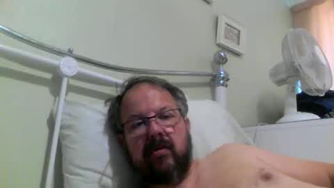 Snapshot of robx32 chatting on 10-27-25, 10:41 Rob online show from 10-27-25, 10:41