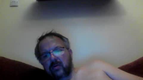 Snapshot of robx32 chatting on 11-10-25, 12:09 Rob online show from 11-10-25, 12:09