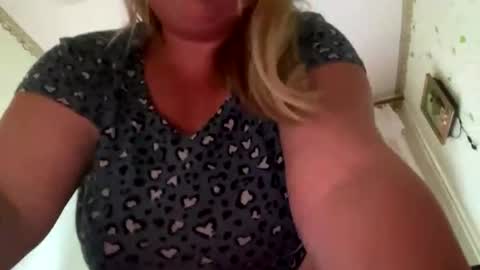Robyn Lea online show from 07-25-26, 11:52