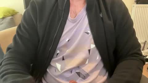 Snapshot of rocket_powerr chatting on 10-03-25, 09:17 rocketpower online show from 10-03-25, 09:17