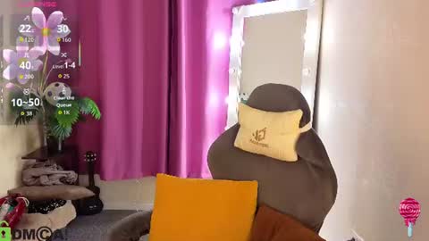 Snapshot of rockett_bunny chatting on 06-21-26, 01:08 Rockett online show from 06-21-26, 01:08