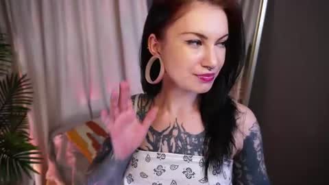 Snapshot of rocknsexx chatting on 06-14-26, 04:53 Roxy online show from 06-14-26, 04:53
