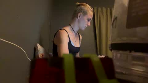 Snapshot of rockstarloverz chatting on 02-02-25, 02:17 RockstarLoverz online show from 02-02-25, 02:17