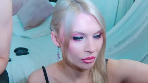 Lina and Den online show from 05-28-26, 08:00