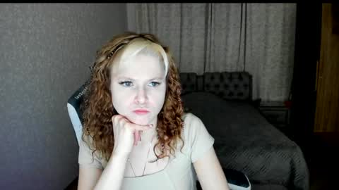 Snapshot of rocky_foxy chatting on 12-22-24, 11:41 Rockel online show from 12-22-24, 11:41