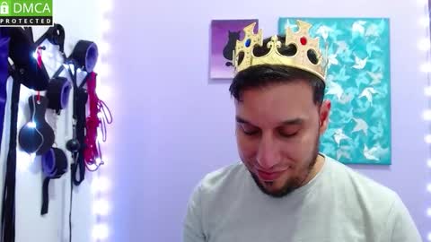 Thiago independent model online show from 11-14-25, 08:51