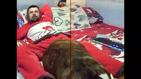 Snapshot of rogobeteilie chatting on 12-17-25, 10:43 Banderas online show from 12-17-25, 10:43