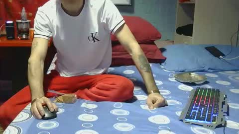 Snapshot of rogobeteilie chatting on 02-27-26, 10:04 Banderas online show from 02-27-26, 10:04