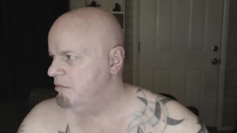 Snapshot of roinaz chatting on 02-21-25, 01:44 roinaz online show from 02-21-25, 01:44