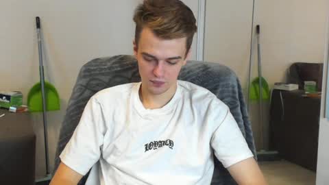 taylor fox online show from 12-06-24, 01:33