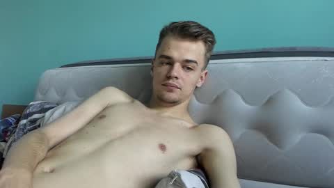 taylor fox online show from 10-07-25, 10:12