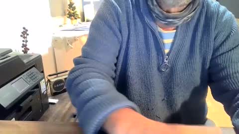 Snapshot of rolandloser1000 chatting on 01-04-25, 03:39 rolandloser1000 online show from 01-04-25, 03:39