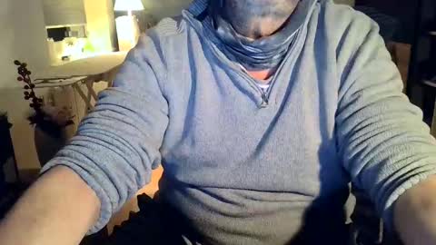 Snapshot of rolandloser1000 chatting on 01-22-25, 04:33 rolandloser1000 online show from 01-22-25, 04:33