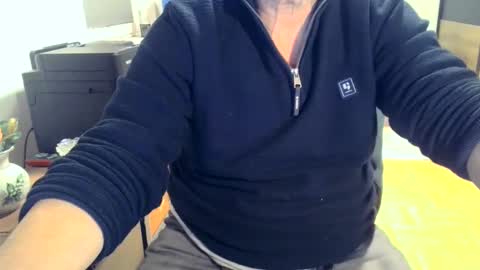 Snapshot of rolandloser1000 chatting on 03-01-25, 05:38 rolandloser1000 online show from 03-01-25, 05:38