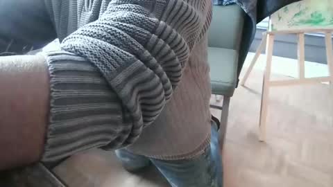 Snapshot of rolandloser1000 chatting on 02-13-26, 10:44 rolandloser1000 online show from 02-13-26, 10:44