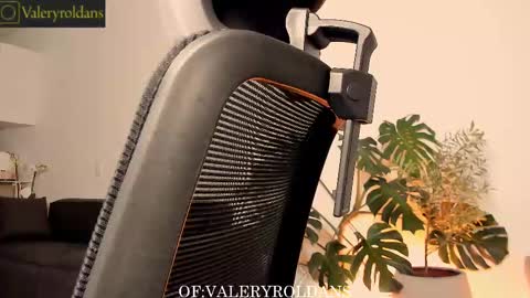 Snapshot of roldansvalery chatting on 02-12-25, 03:29 Valery Roldans online show from 02-12-25, 03:29