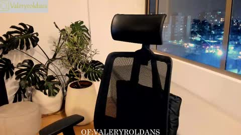 Snapshot of roldansvalery chatting on 02-20-25, 01:36 Valery Roldans online show from 02-20-25, 01:36