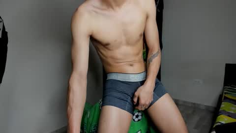 Snapshot of rolling_05 chatting on 03-24-26, 06:57 rolling_05 online show from 03-24-26, 06:57