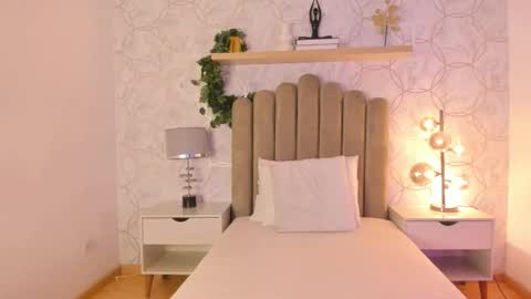 Snapshot of roma_love_ chatting on 12-06-24, 01:00 online show from 12-06-24, 01:00