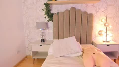 Snapshot of roma_love_ chatting on 12-06-24, 04:06 online show from 12-06-24, 04:06