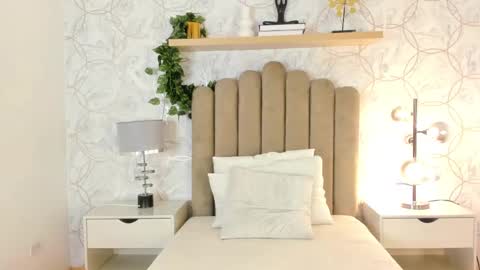 Snapshot of roma_love_ chatting on 12-29-24, 12:01 online show from 12-29-24, 12:01