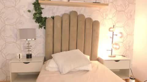 Snapshot of roma_love_ chatting on 12-31-24, 02:47 online show from 12-31-24, 02:47