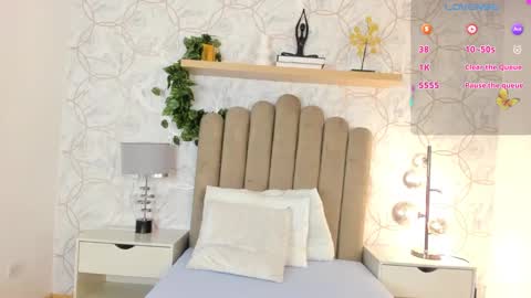 Snapshot of roma_love_ chatting on 01-03-25, 11:25 online show from 01-03-25, 11:25