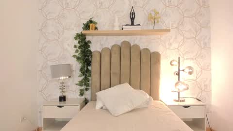 Snapshot of roma_love_ chatting on 02-24-25, 11:21 online show from 02-24-25, 11:21