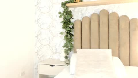 Snapshot of roma_love_ chatting on 03-01-25, 11:28 online show from 03-01-25, 11:28