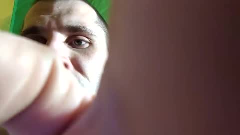 Snapshot of romahka999 chatting on 11-11-25, 01:49 Roma online show from 11-11-25, 01:49