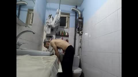 Snapshot of romahka999 chatting on 11-20-25, 12:22 Roma online show from 11-20-25, 12:22