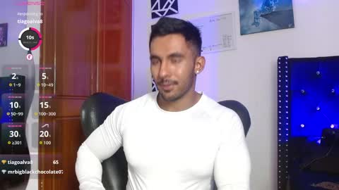 Snapshot of romanpearce_ chatting on 04-23-26, 04:03 Roman online show from 04-23-26, 04:03