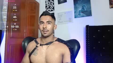 Snapshot of romanpearce_ chatting on 04-30-26, 07:42 Roman online show from 04-30-26, 07:42