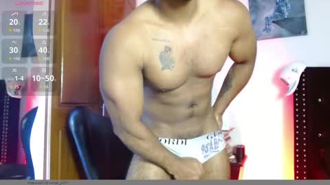 Snapshot of romanpearce_ chatting on 05-07-26, 07:52 Roman online show from 05-07-26, 07:52