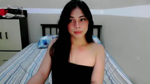 Snapshot of romantic_kath chatting on 12-23-24, 04:28 KATH online show from 12-23-24, 04:28