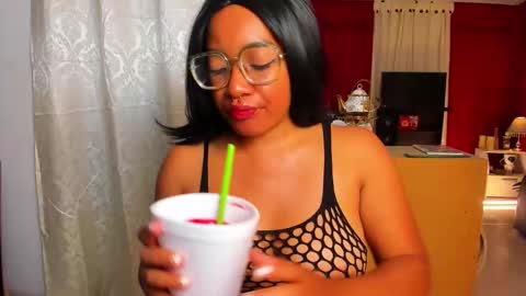 Snapshot of romantic_stargirl chatting on 03-08-26, 04:27 Is A Belle online show from 03-08-26, 04:27