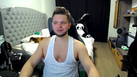 Snapshot of romantic_twunk chatting on 10-18-25, 01:41 romantic_twunk online show from 10-18-25, 01:41