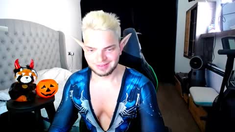 Snapshot of romantic_twunk chatting on 10-31-25, 05:19 romantic_twunk online show from 10-31-25, 05:19