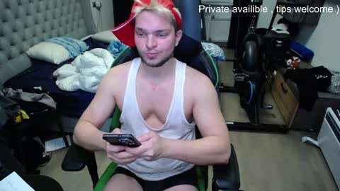 Snapshot of romantic_twunk chatting on 11-29-25, 06:33 romantic_twunk online show from 11-29-25, 06:33