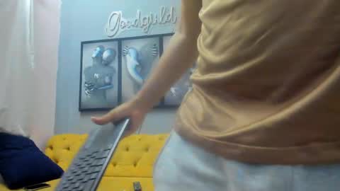 Snapshot of romeo__bossi chatting on 04-01-26, 11:00 Romeo Bossi online show from 04-01-26, 11:00