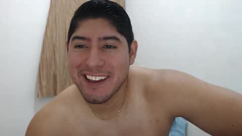 Snapshot of romeo_myroom chatting on 10-19-25, 04:07 Romeos Room online show from 10-19-25, 04:07