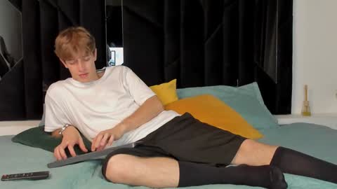 Romeo Ricci online show from 01-18-25, 04:04