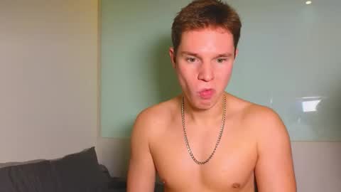 Snapshot of romeosilver chatting on 10-19-25, 06:19 Romeo online show from 10-19-25, 06:19
